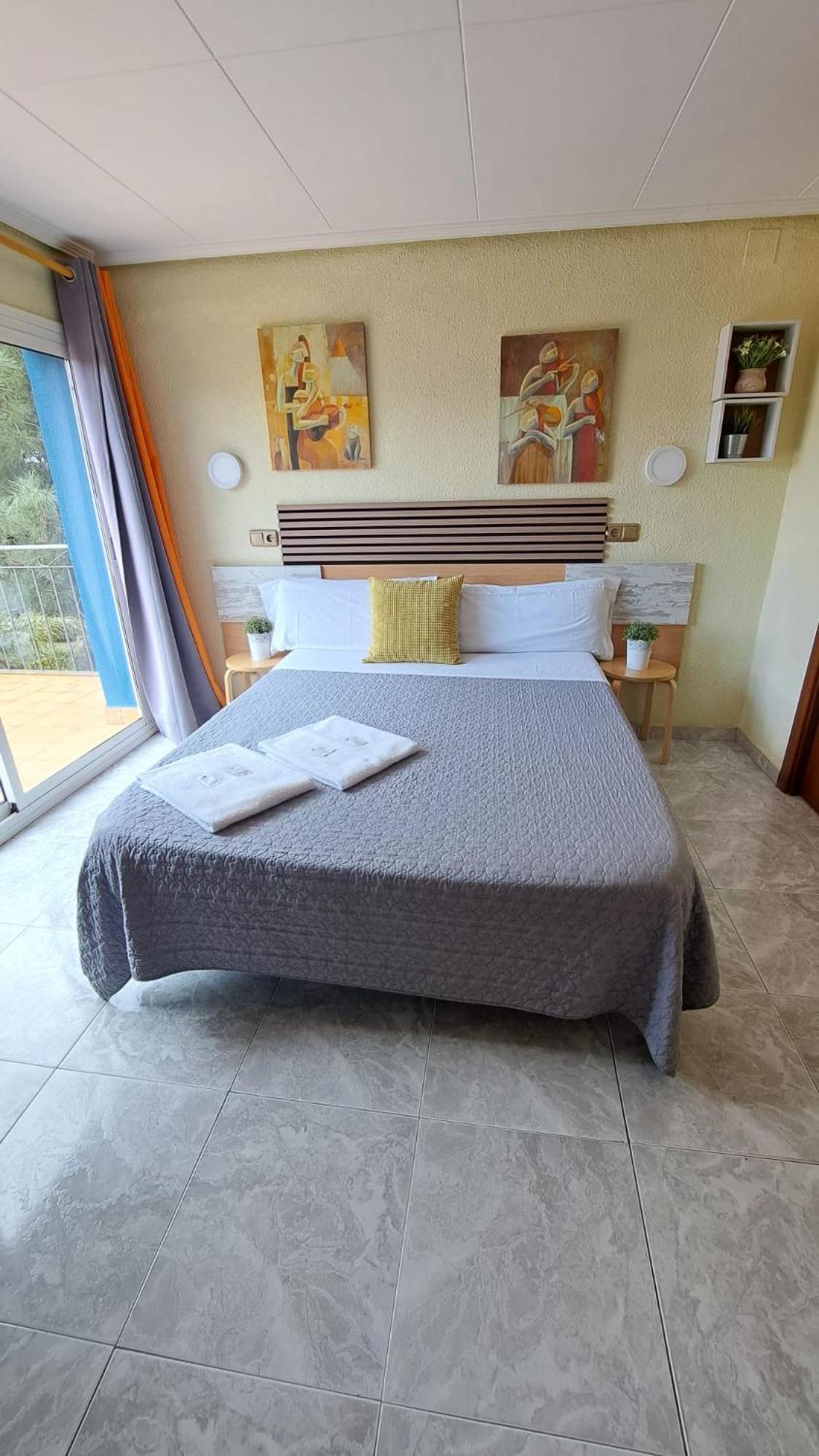 Hotel Rodsan Suizo Castelldefels Exterior foto