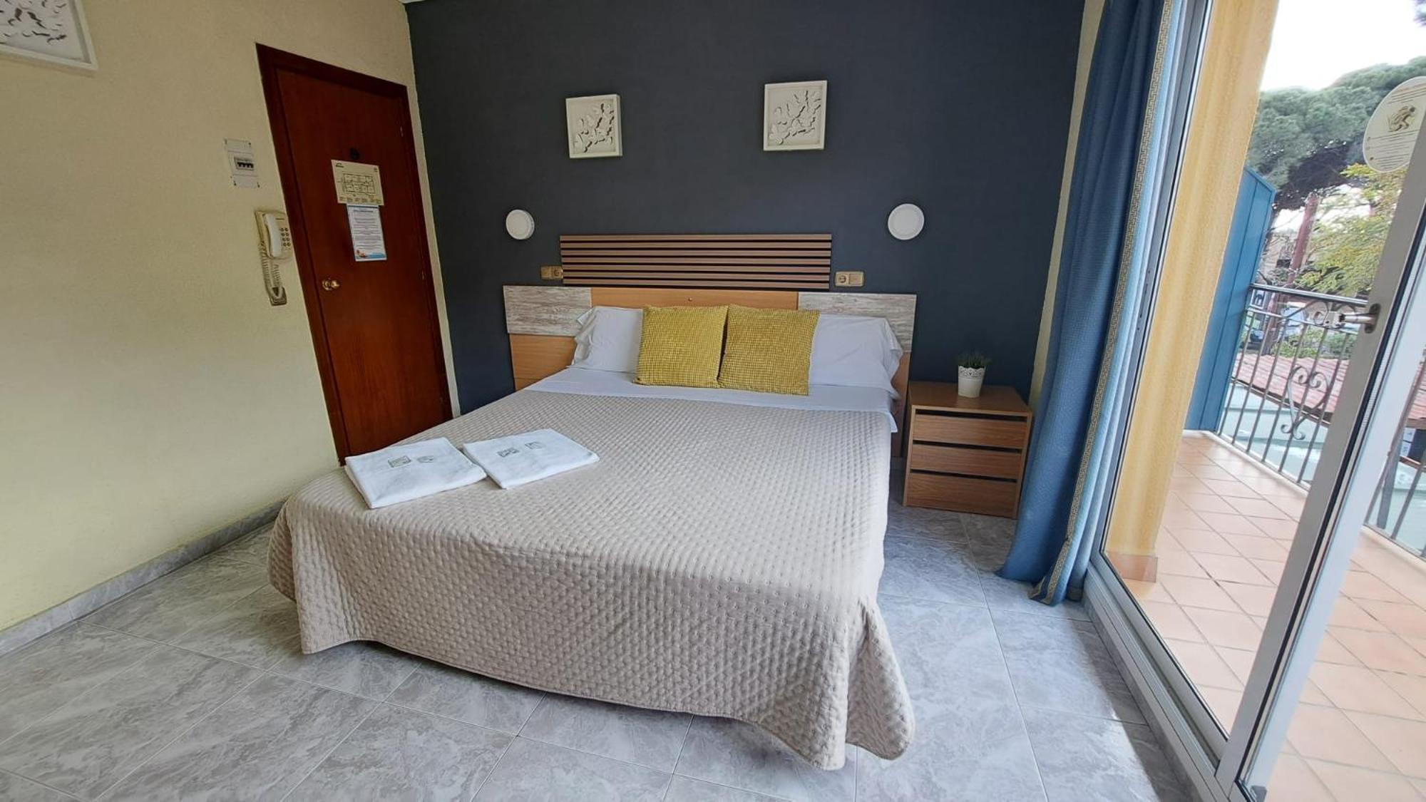 Hotel Rodsan Suizo Castelldefels Exterior foto