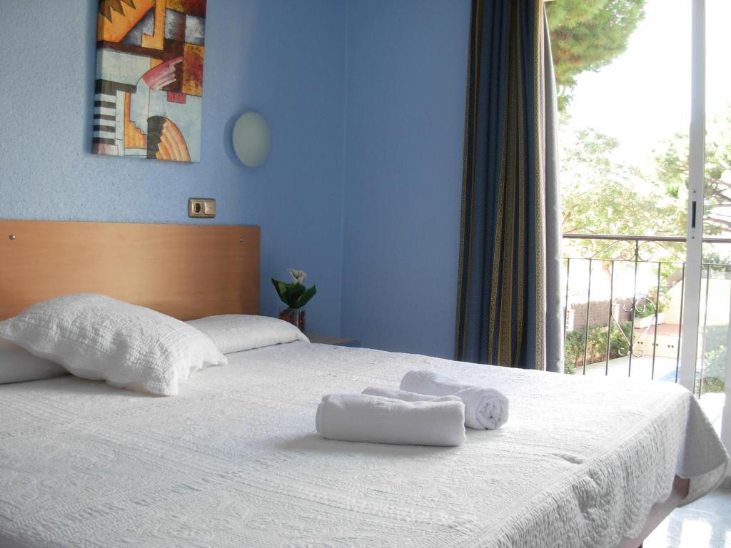 Hotel Rodsan Suizo Castelldefels Quarto foto